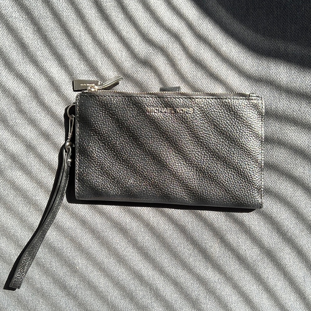 Michael Kors Adele Leather Smartphone Wallet
